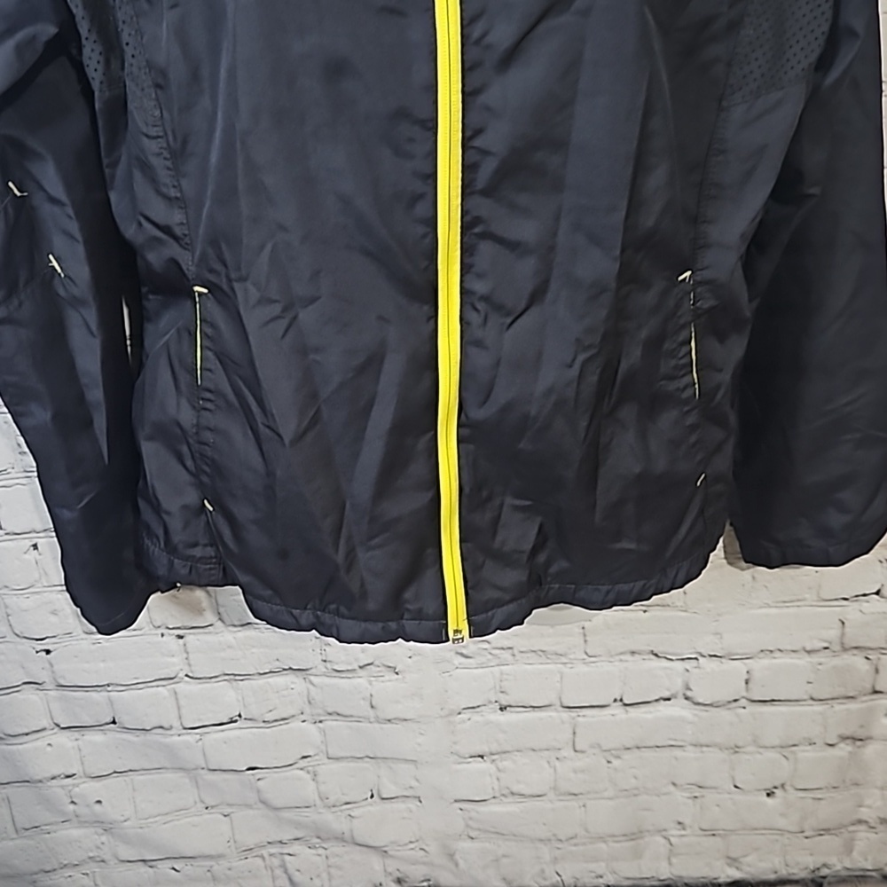Lightweight athletic jacket - Picture 3 of 10
